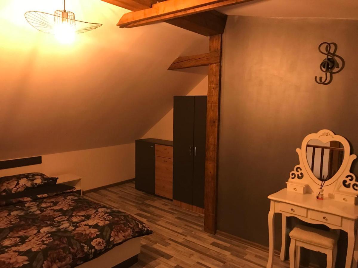 Delia Apartment *